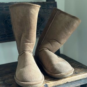 Bearpaw women’s suede boot size 11 wool blend lining